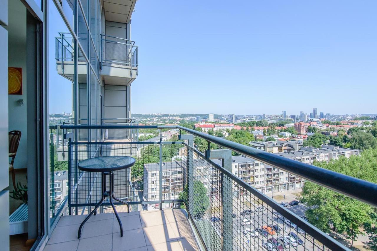 Helios Luxury Apartment In Vilnius Skyscraper Buitenkant foto