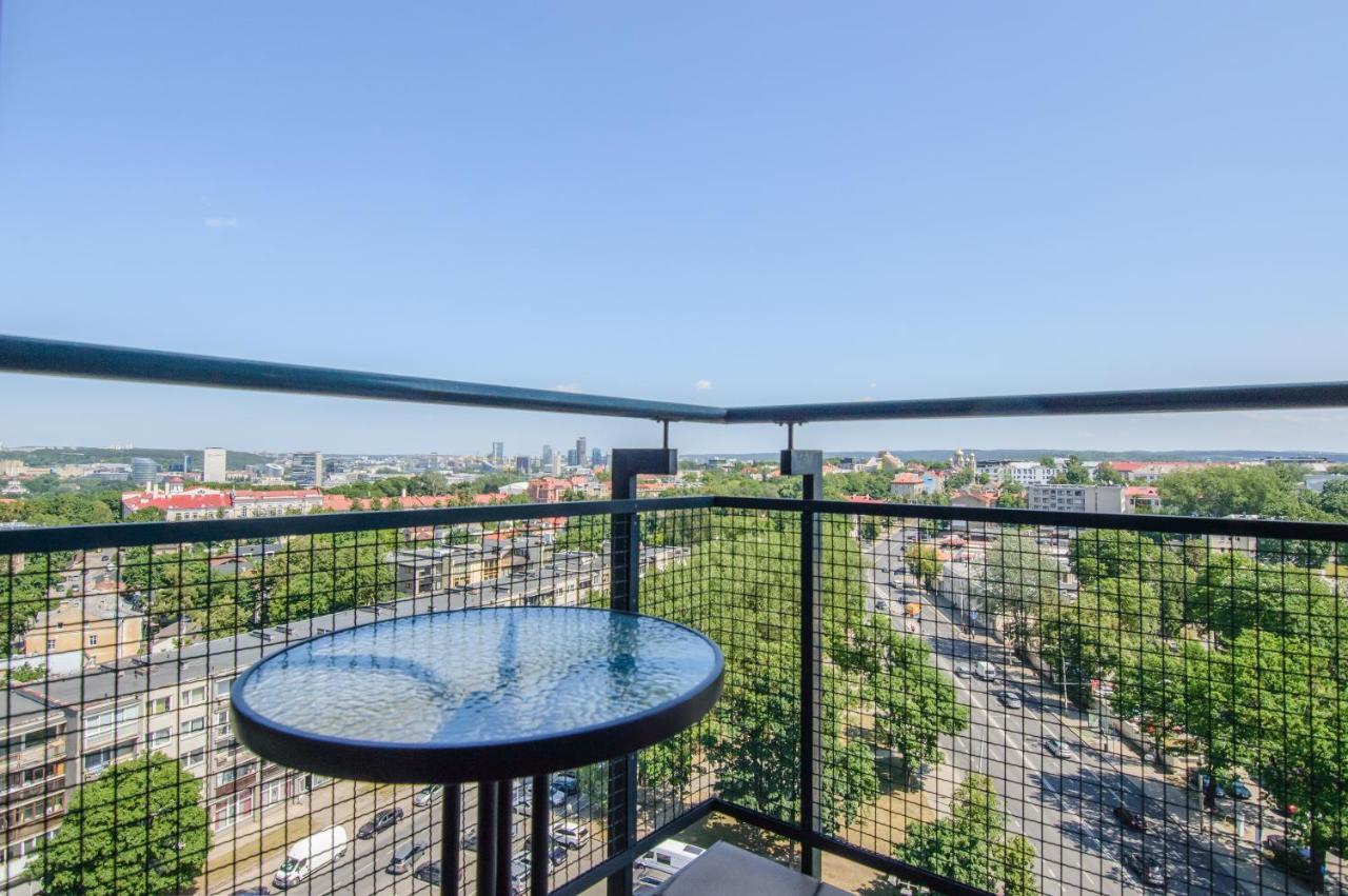 Helios Luxury Apartment In Vilnius Skyscraper Buitenkant foto