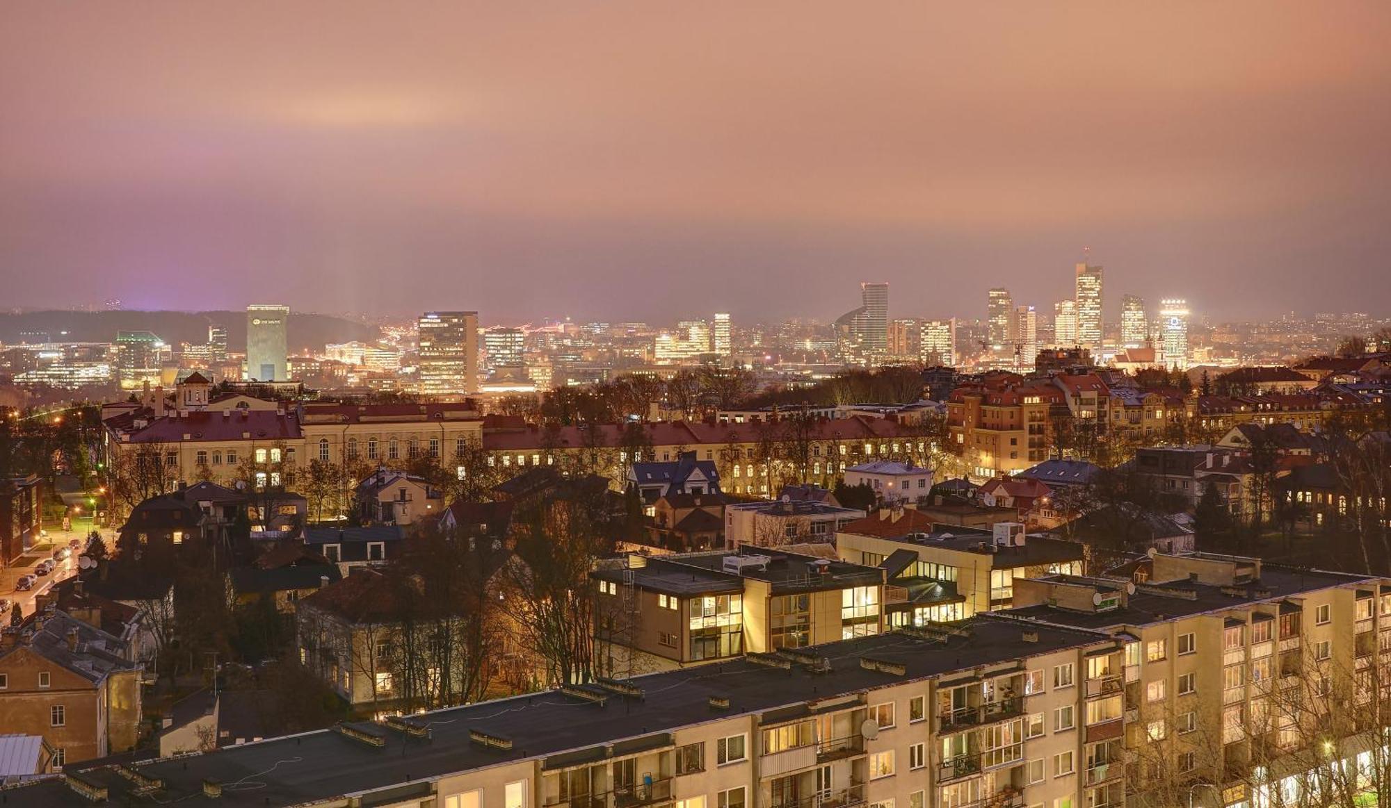 Helios Luxury Apartment In Vilnius Skyscraper Buitenkant foto